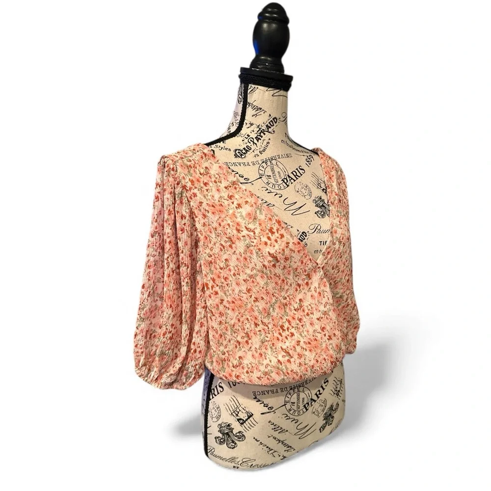 NWT Lush Flirty Pink Floral Crinkle Surplice Half Sleeve V Neck Crop Top | S - Picture 3 of 11